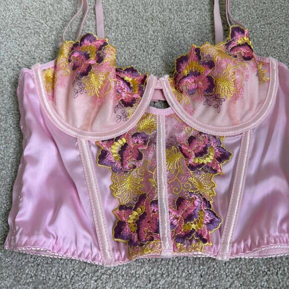 NWOT! Floral Lace Embroidered Pink Lingerie Set - Picture 3 of 5